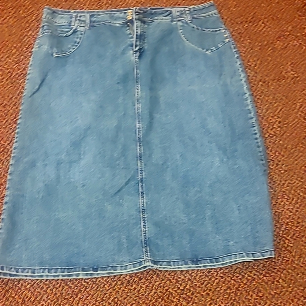 Dressbarn 22 denim skirt